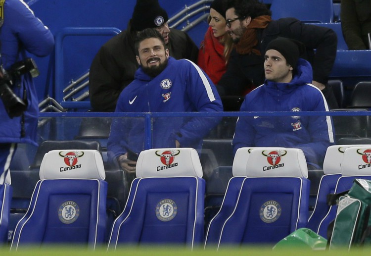Chelsea berharap untuk membalikkan bursa taruhan setelah mendatangkan pemain bintang Arsenal, Olivier Giroud