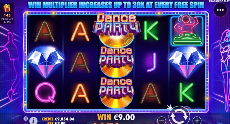 Sau mỗi vòng quay miễn phí, cấp số nhân sẽ tăng lên thêm 1 lần trong game Dance Party của SBOBET