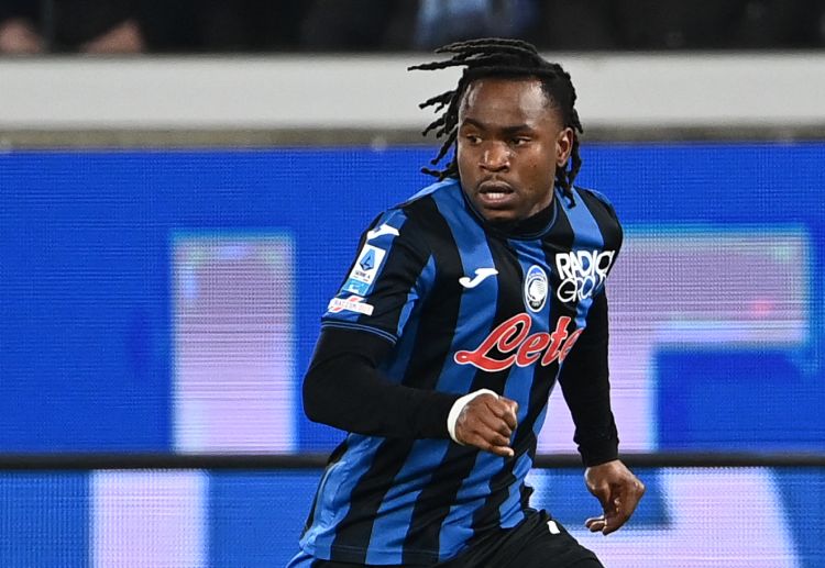 ဒီခြေစွမ်းပြတောင်ပံကစားသမားကိုပရီးမီးယားလိဂ်ကလပ်တွေအပြင်ဘာစီလိုနာ၊အက်တလက်တီကိုမက်ဒရစ်နဲ့ဂျူဗင်တပ်စ်တို့ကလည်းပစ်မှတ်စာရင်းမှာထည့်သွင်းထားပါတယ်။