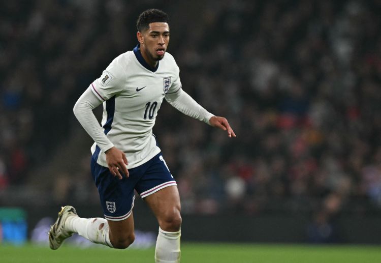 世界杯预选赛 贝林厄姆上半场吃到黄牌,下半场因一次激烈拼抢差点再领一张。