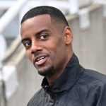 ဒါပေမယ့်လည်း လာမယ့် နွေရာသီမှာတော့ လာလီဂါ ကလပ် ဘာစီလိုနာက ရောဘတ် လီဝမ်ဒေါစကီးရဲ့ နေရာမှာ အစားထိုးဖို့ စဉ်းစားသွားမှာ ဖြစ်ကြောင်း သိရပါတယ်။